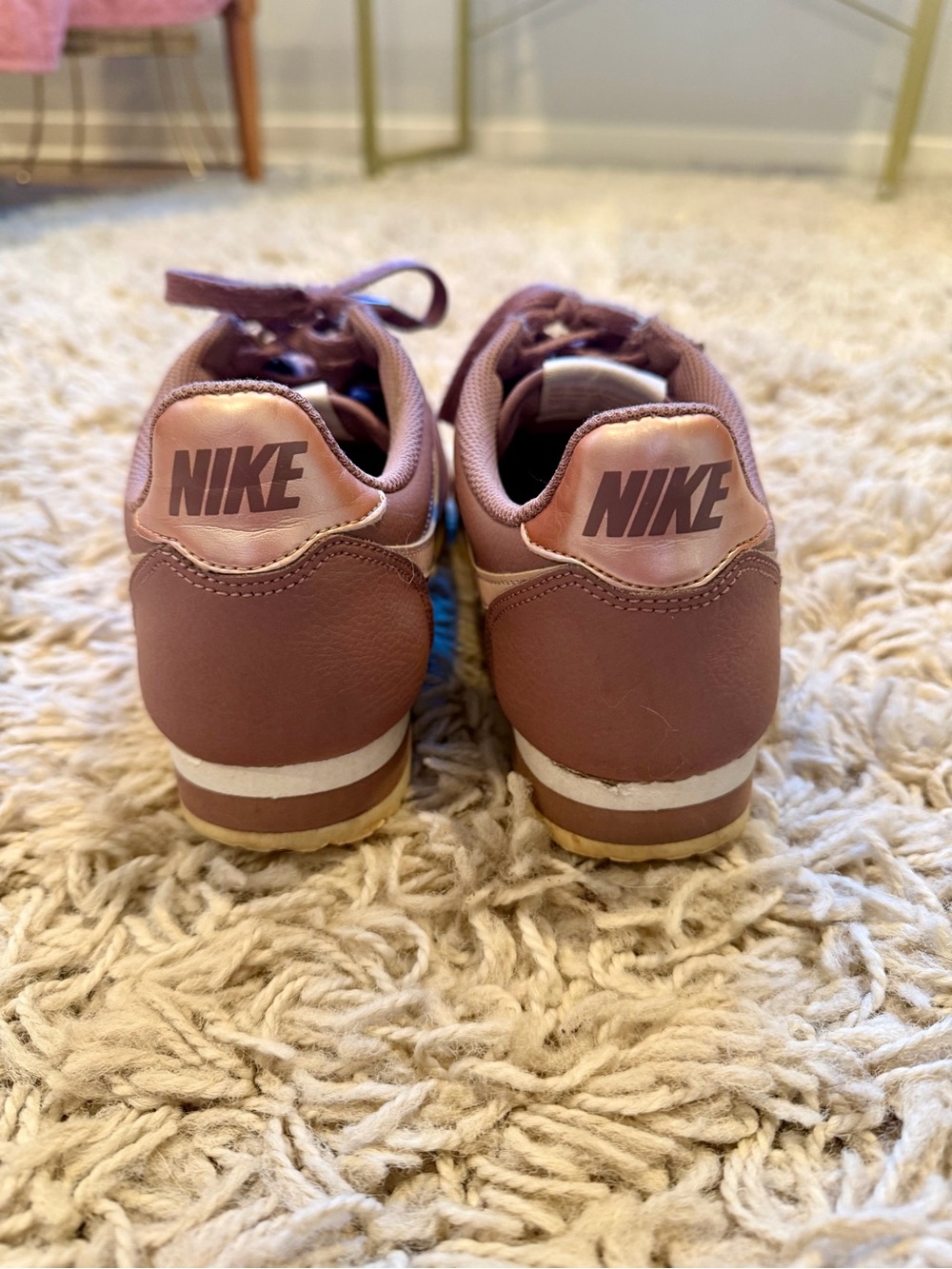 Nike Women’s Mauve Cortez - Picture 4 of 5
